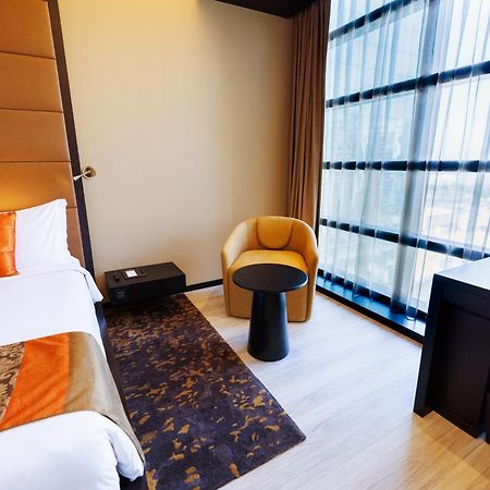 เซาเธิร์น ซัน ดาบูดาบี โฮเต็ล Hotel อาบูดาบี ภายนอก รูปภาพ